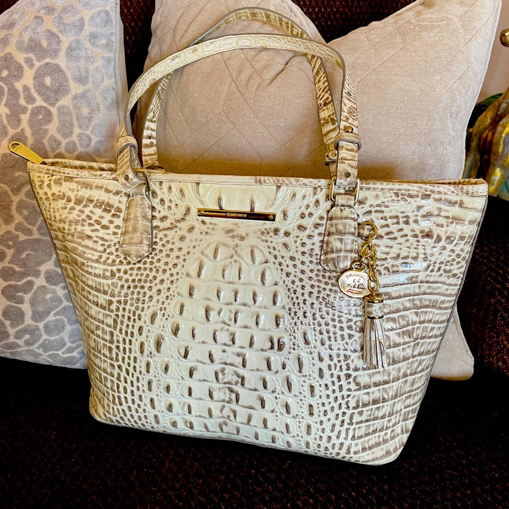 BRAHMIN MEDIUM ASHER TOTE, VERY GENTLY USED